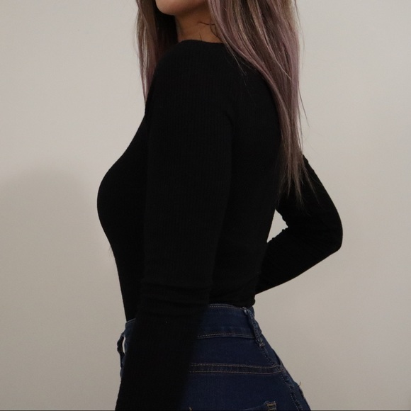 F21 Black V-Neck Ribbed Bodysuit - Picture 2 of 4